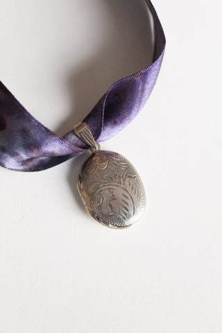 Vintage Locket Ribbon Necklace -  Silver Oval